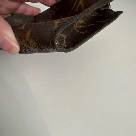 ❗️SOLD❗️Louis Vuitton monogram pouch - Picture 3 of 10